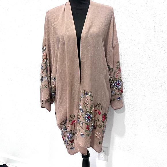 Embroidered boho Floral Kimono OS - Picture 3 of 3